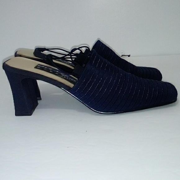Easy Step navy slingbacks - Picture 3 of 5